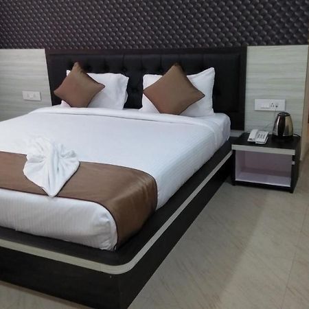 The Four Season Hotel Dimāpur 外观 照片