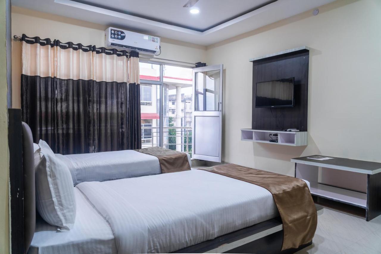 The Four Season Hotel Dimāpur 外观 照片